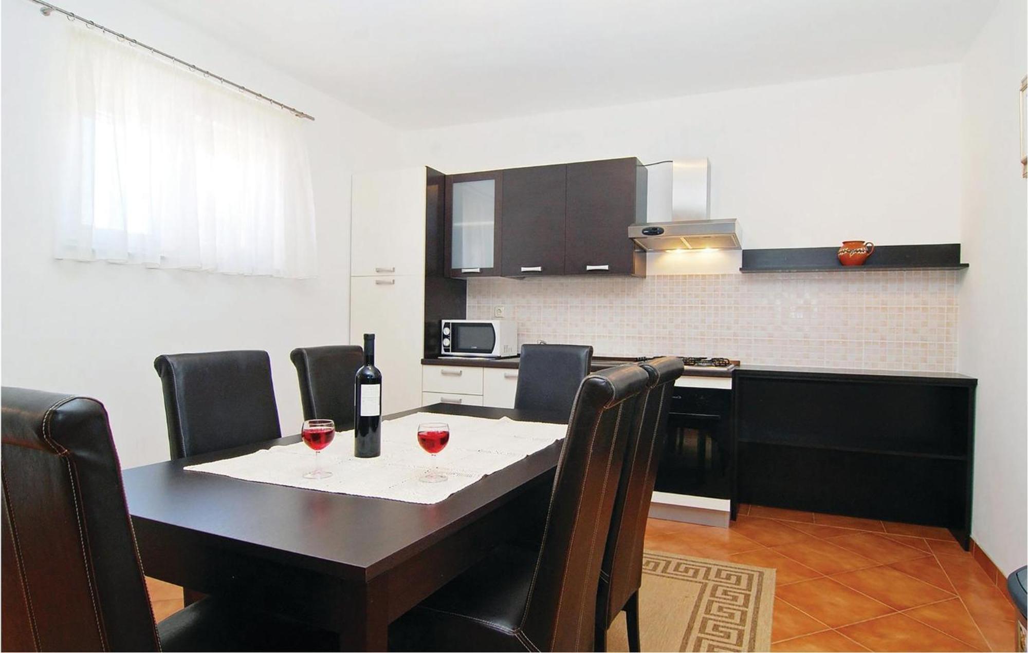 2 Bedroom Nice Apartment In ヴィル エクステリア 写真