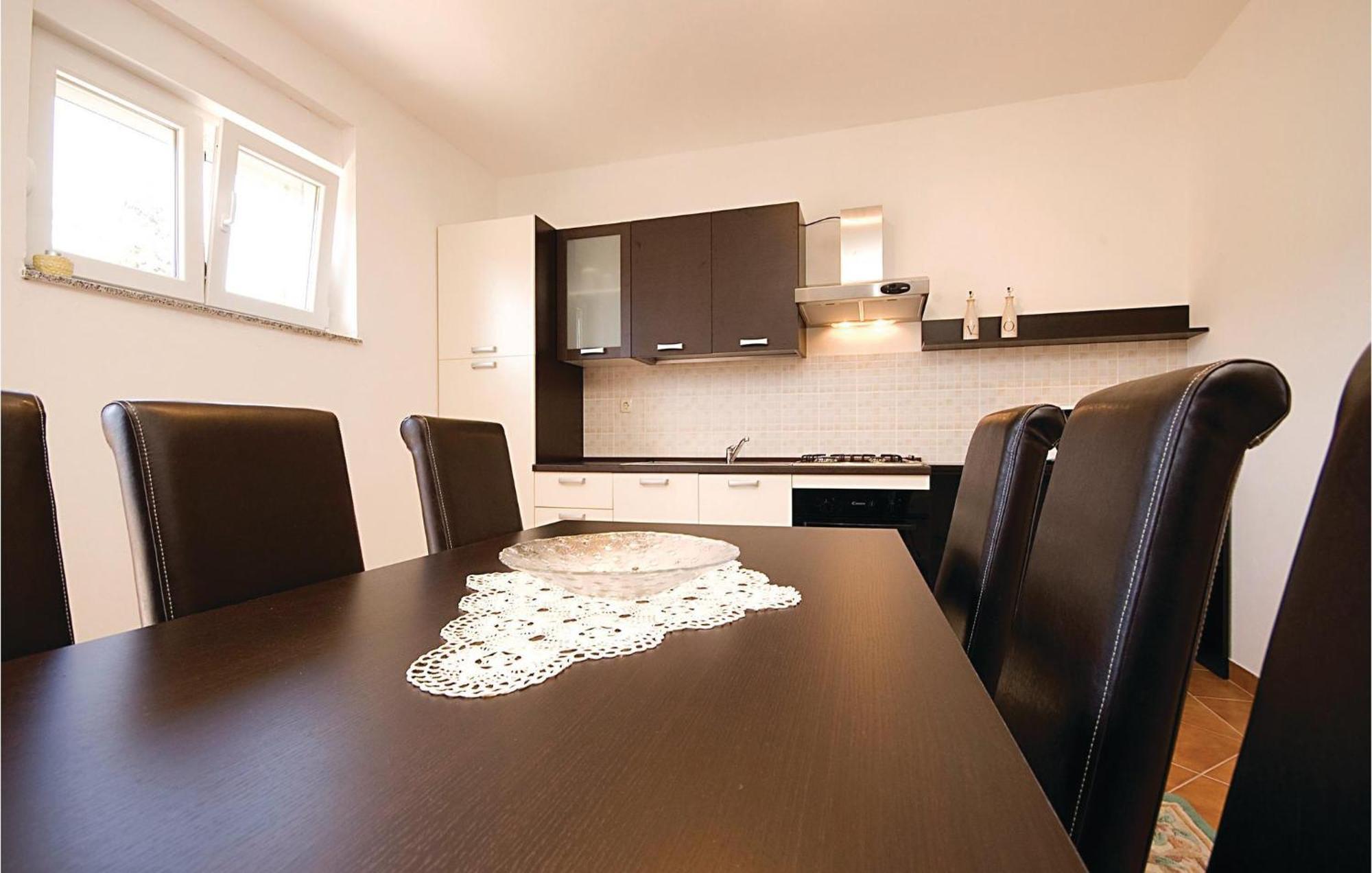 2 Bedroom Nice Apartment In ヴィル エクステリア 写真